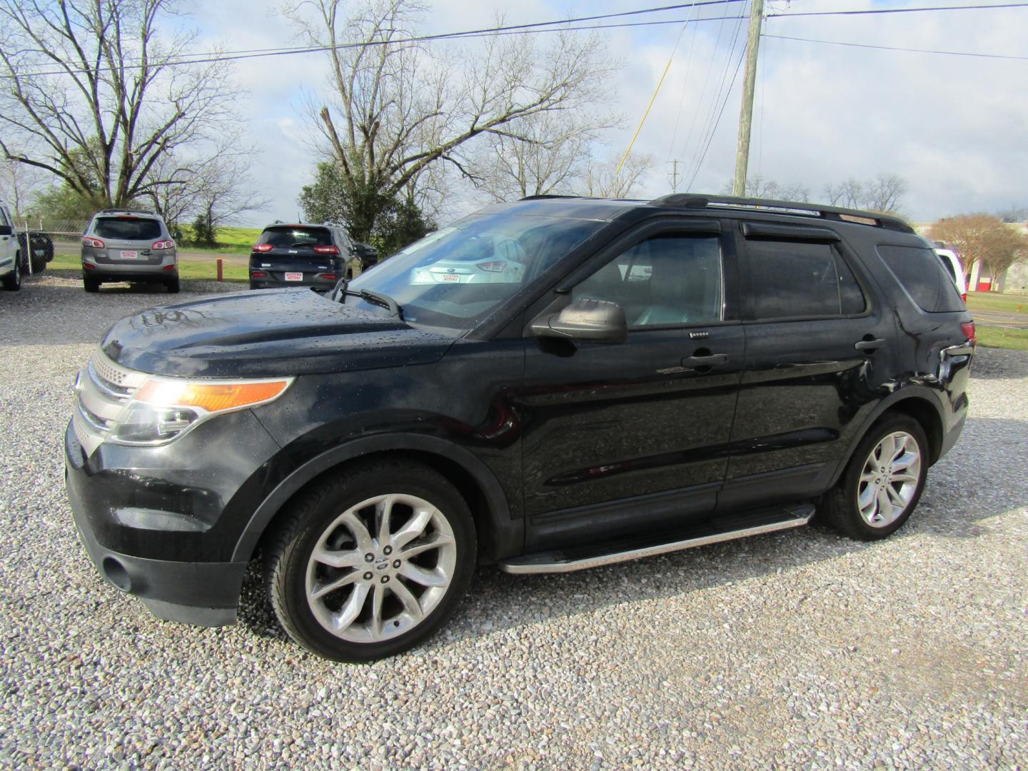 2013 Black /Black Ford Explorer Base FWD (1FM5K7B82DG) with an 3.5L V6 DOHC 24V engine, Automatic transmission, located at 15016 S Hwy 231, Midland City, AL, 36350, (334) 983-3001, 31.306210, -85.495277 - Photo#2